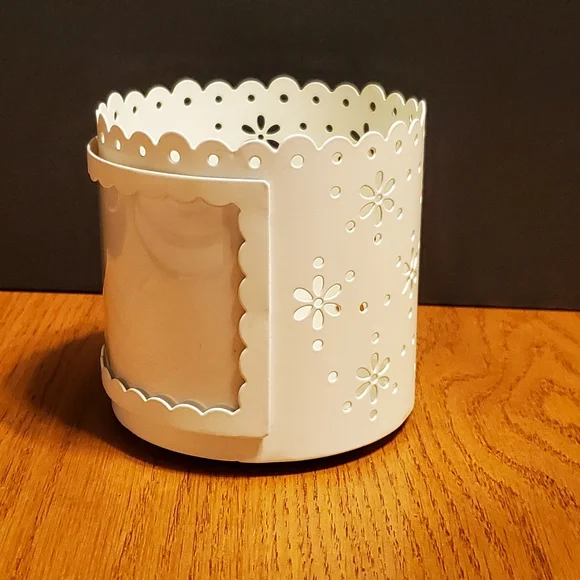 Yankee Candle Eyelet Lace Photo Frame Candle Holder - Picture 7 of 14